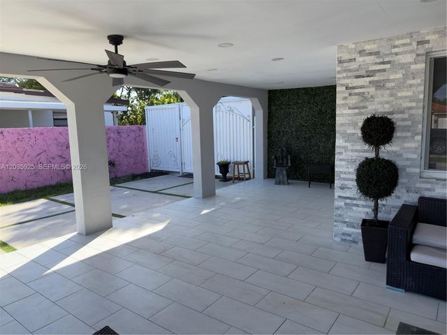 224 E 42nd St, Hialeah, FL 33013