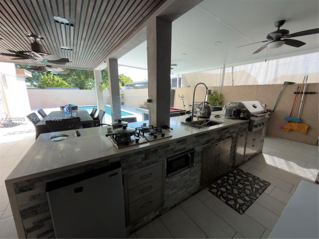 224 E 42nd St, Hialeah, FL 33013