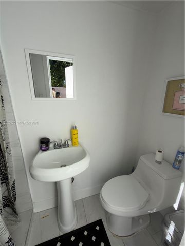 224 E 42nd St, Hialeah, FL 33013