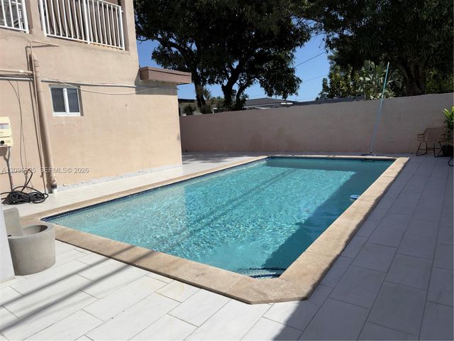 224 E 42nd St, Hialeah, FL 33013