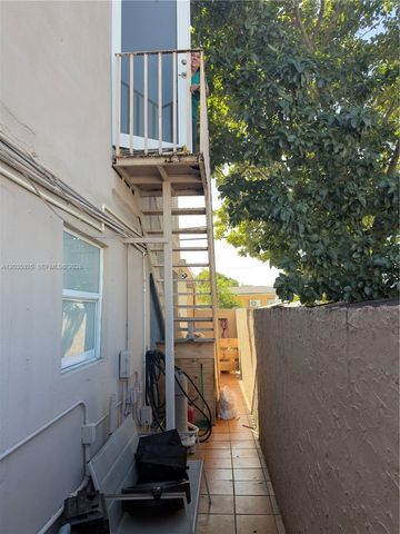 224 E 42nd St, Hialeah, FL 33013