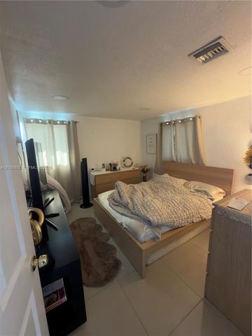 224 E 42nd St, Hialeah, FL 33013