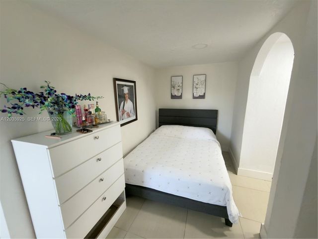 224 E 42nd St, Hialeah, FL 33013
