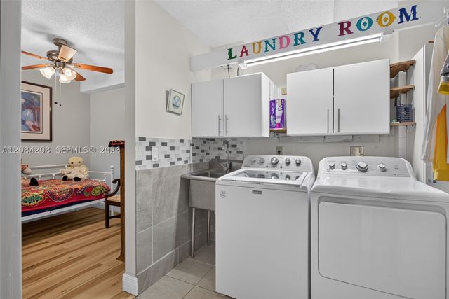 1502 Whitehall Dr 305, Davie, FL 33324