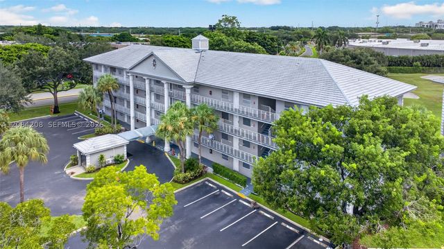 1502 Whitehall Dr 305, Davie, FL 33324