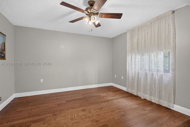 1502 Whitehall Dr 305, Davie, FL 33324