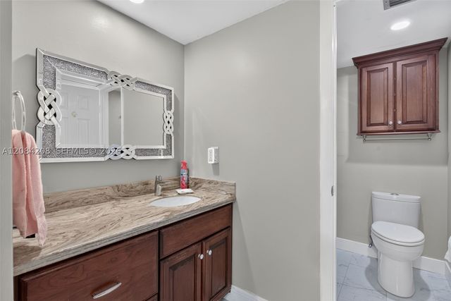 1502 Whitehall Dr 305, Davie, FL 33324
