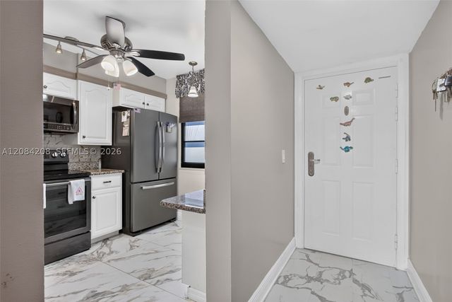 1502 Whitehall Dr 305, Davie, FL 33324