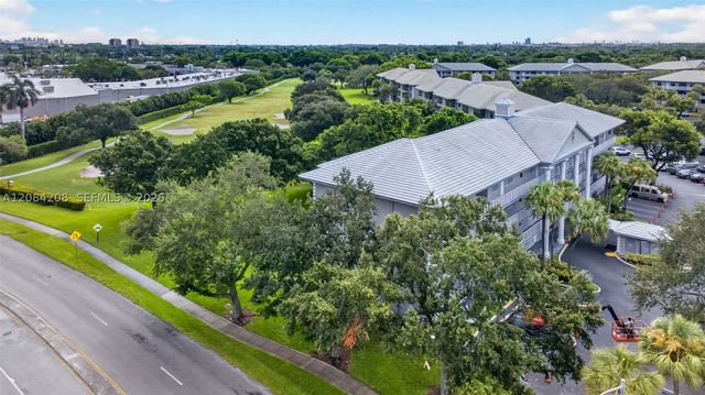 1502 Whitehall Dr 305, Davie, FL 33324
