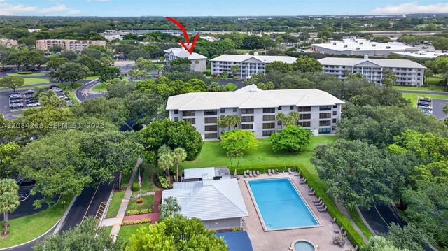1502 Whitehall Dr 305, Davie, FL 33324