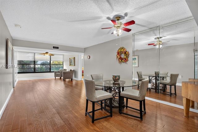 1502 Whitehall Dr 305, Davie, FL 33324