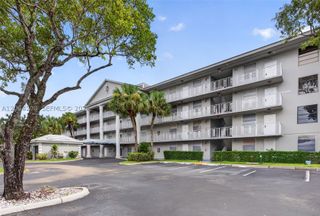 1502 Whitehall Dr 305, Davie, FL 33324