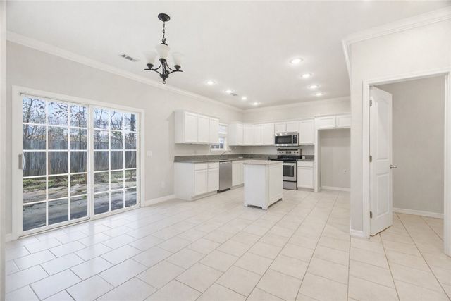 249 S Ray Avenue, Fayetteville, AR 72701