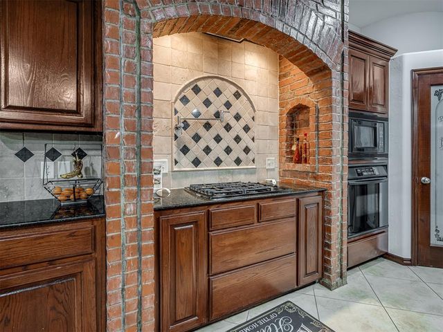 3101 W Westbury Glen Boulevard, Oklahoma City, OK 73179