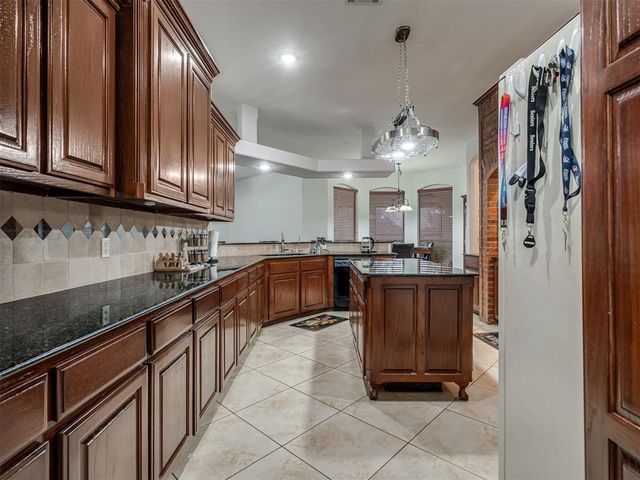 3101 W Westbury Glen Boulevard, Oklahoma City, OK 73179