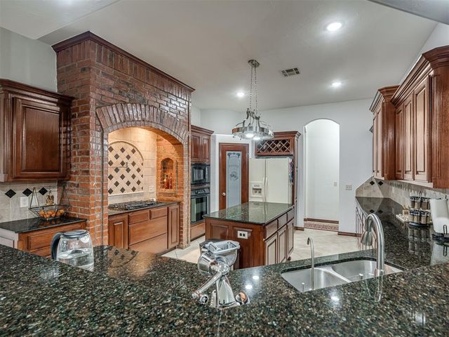 3101 W Westbury Glen Boulevard, Oklahoma City, OK 73179