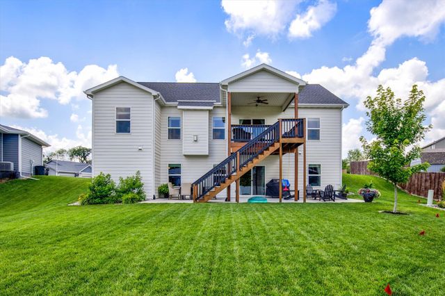 1020 Baileys Grove Drive, Adel, IA 50003