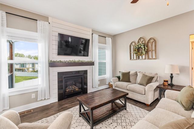 1020 Baileys Grove Drive, Adel, IA 50003