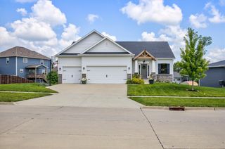 1020 Baileys Grove Drive, Adel, IA 50003