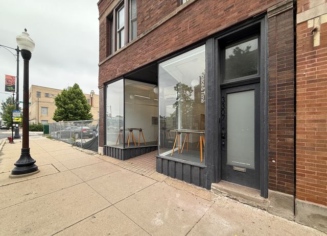 3307 W Irving Park Road, Chicago, IL 60618