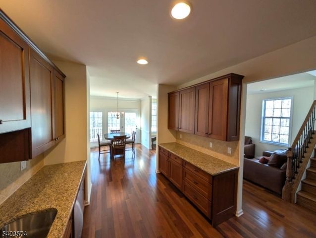 9 Pembrook Ln, Mount Olive Twp., NJ 07828
