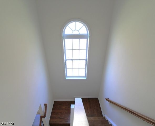 9 Pembrook Ln, Mount Olive Twp., NJ 07828