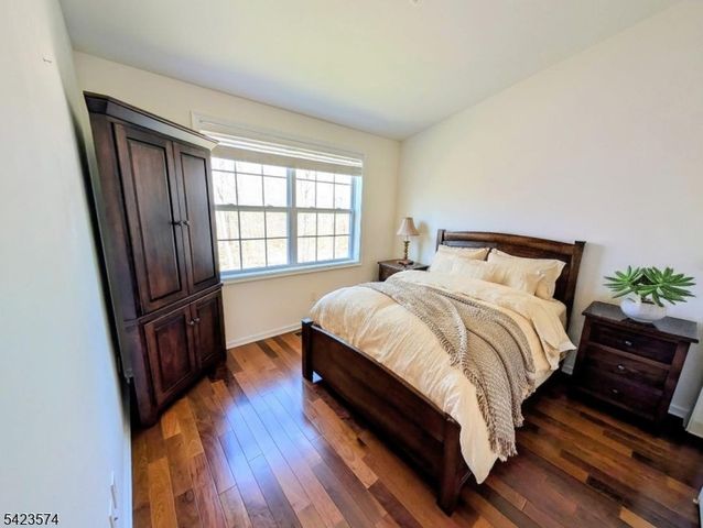 9 Pembrook Ln, Mount Olive Twp., NJ 07828