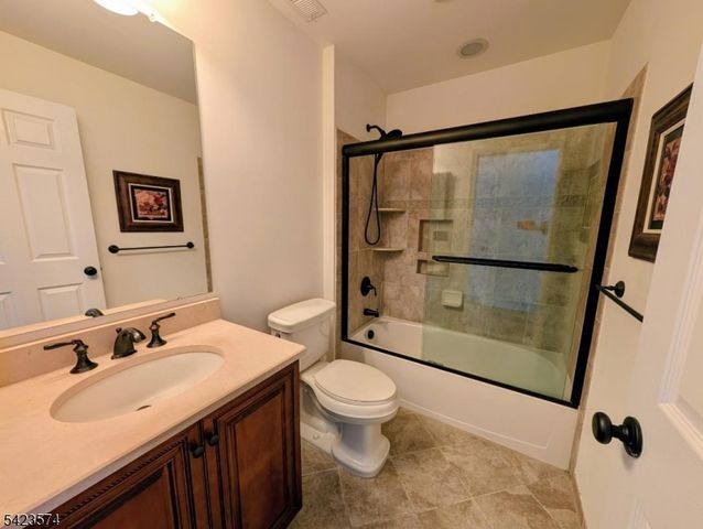 9 Pembrook Ln, Mount Olive Twp., NJ 07828