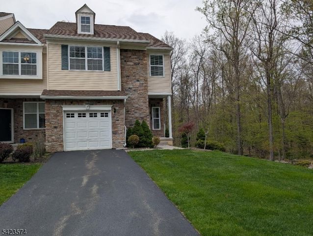 9 Pembrook Ln, Mount Olive Twp., NJ 07828