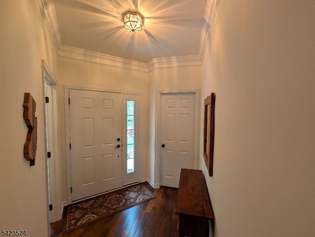9 Pembrook Ln, Mount Olive Twp., NJ 07828