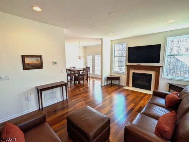 9 Pembrook Ln, Mount Olive Twp., NJ 07828