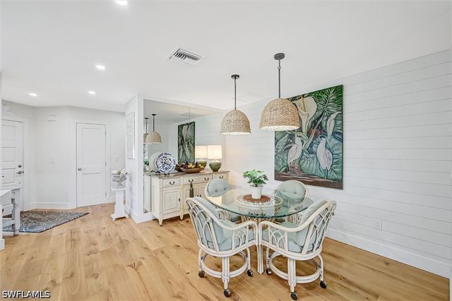 535 Augusta BLVD 4, Naples, FL 34113