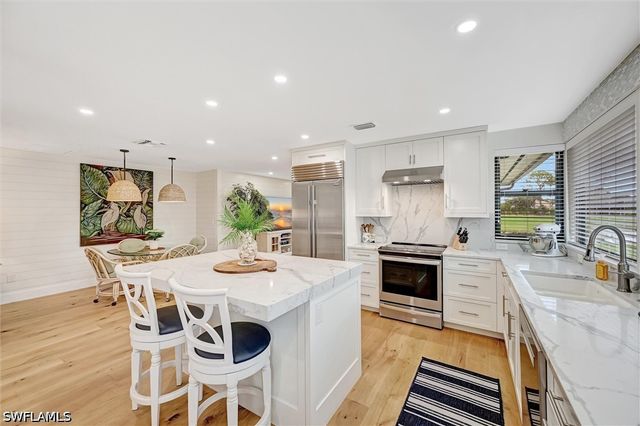 535 Augusta BLVD 4, Naples, FL 34113
