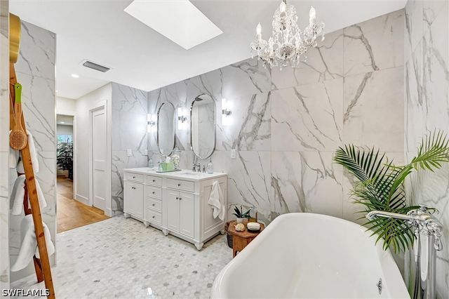 535 Augusta BLVD 4, Naples, FL 34113