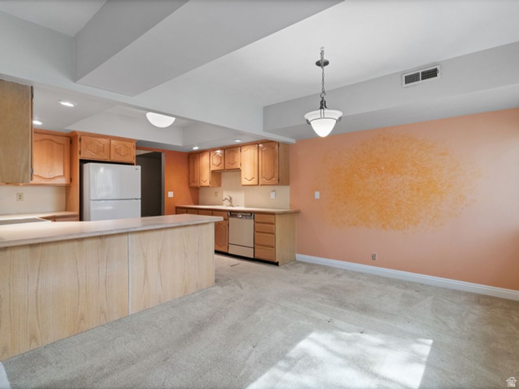 Image 8 of property listing at 2578 S ELIZABETH ST #3, Salt Lake City, UT 84106
