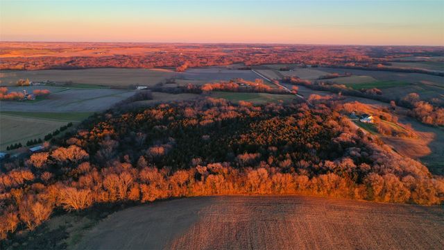 Wendy Oaks Rd, Central City, IA 52214