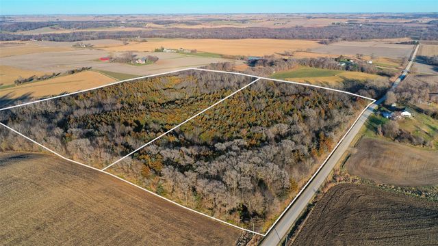 Wendy Oaks Rd, Central City, IA 52214