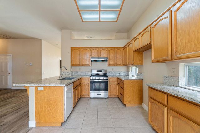 8862 Laguna Star Dr, Elk Grove, CA 95758