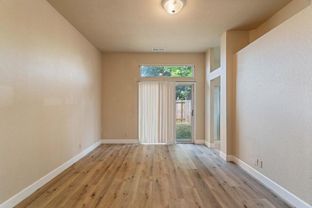 8862 Laguna Star Dr, Elk Grove, CA 95758