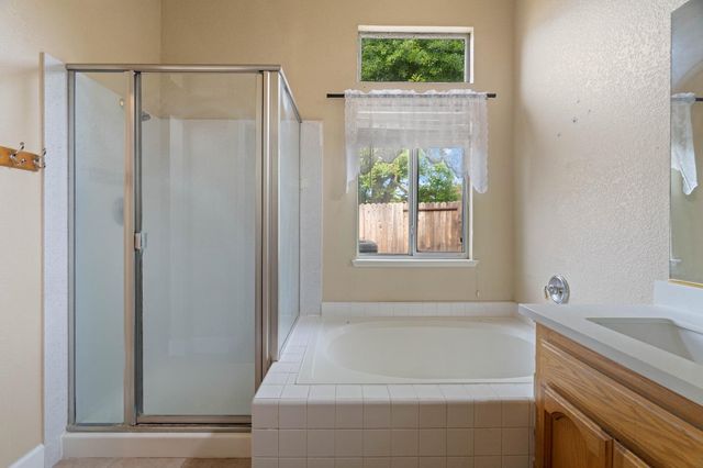 8862 Laguna Star Dr, Elk Grove, CA 95758