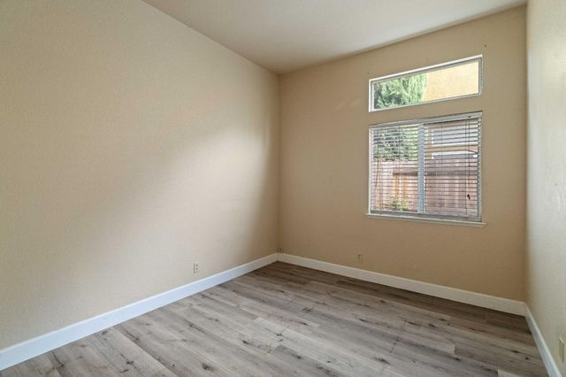 8862 Laguna Star Dr, Elk Grove, CA 95758