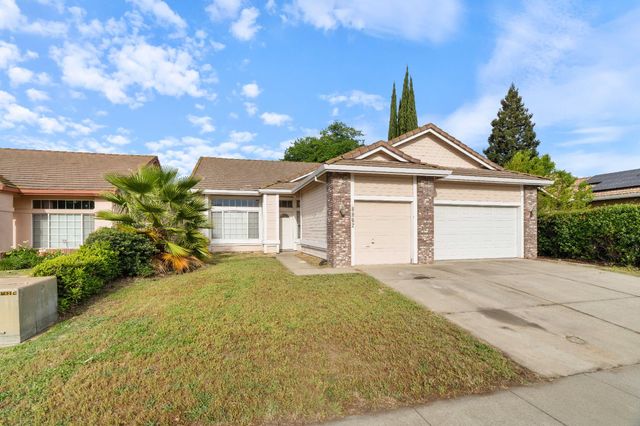 8862 Laguna Star Dr, Elk Grove, CA 95758