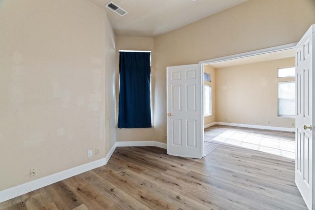 8862 Laguna Star Dr, Elk Grove, CA 95758