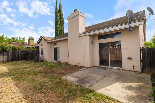 8862 Laguna Star Dr, Elk Grove, CA 95758