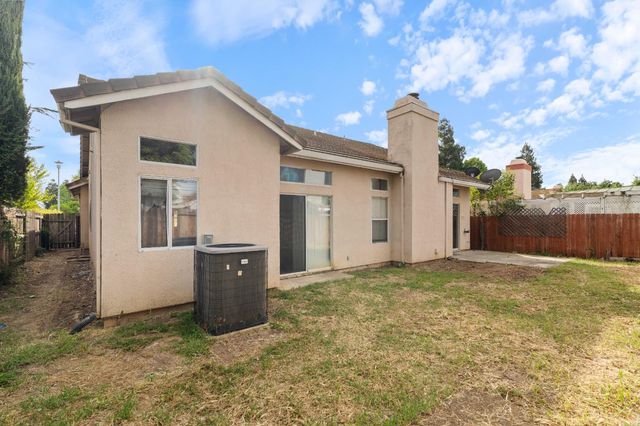 8862 Laguna Star Dr, Elk Grove, CA 95758