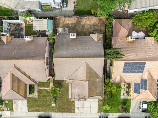 8862 Laguna Star Dr, Elk Grove, CA 95758