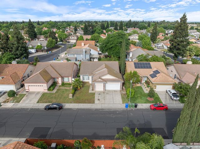 8862 Laguna Star Dr, Elk Grove, CA 95758