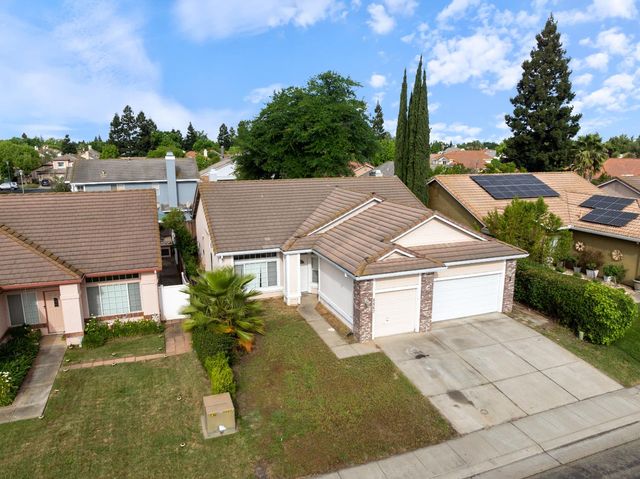 8862 Laguna Star Dr, Elk Grove, CA 95758