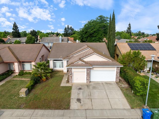 8862 Laguna Star Dr, Elk Grove, CA 95758