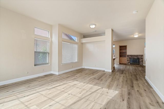 8862 Laguna Star Dr, Elk Grove, CA 95758